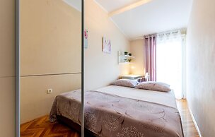 Nice Home in Kastel Novi With Wifi and 3 Bedrooms