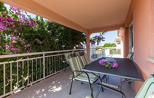 Nice Home in Kastel Novi With Wifi and 3 Bedrooms