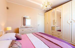 Nice Home in Kastel Novi With Wifi and 3 Bedrooms