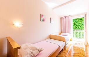 Nice Home in Kastel Novi With Wifi and 3 Bedrooms