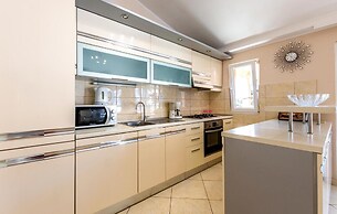 Nice Home in Kastel Novi With Wifi and 3 Bedrooms