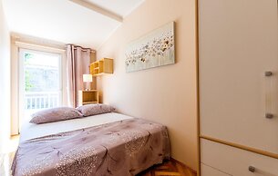 Nice Home in Kastel Novi With Wifi and 3 Bedrooms