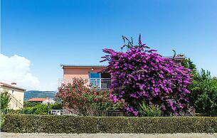 Nice Home in Kastel Novi With Wifi and 3 Bedrooms