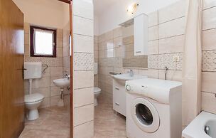 Nice Home in Zadar With Wifi and 2 Bedrooms