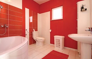 Awesome Home in Drinovci With Wifi and 5 Bedrooms