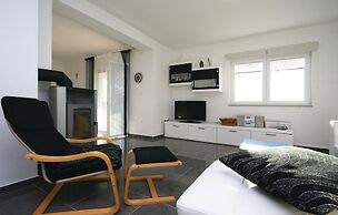 Awesome Home in Drinovci With Wifi and 5 Bedrooms