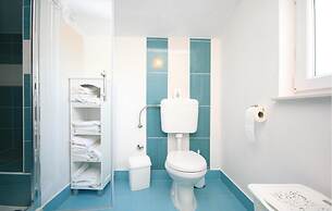 Awesome Home in Drinovci With Wifi and 5 Bedrooms