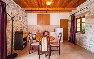 Stunning Home in Lisane Tinjske With 2 Bedrooms, Wifi and Outdoor Swim