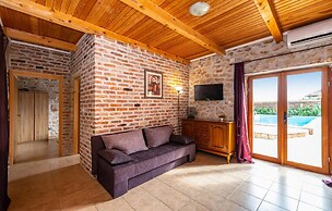 Stunning Home in Lisane Tinjske With 2 Bedrooms, Wifi and Outdoor Swim