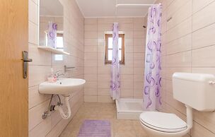 Stunning Home in Lisane Tinjske With 2 Bedrooms, Wifi and Outdoor Swim