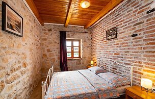 Stunning Home in Lisane Tinjske With 2 Bedrooms, Wifi and Outdoor Swim