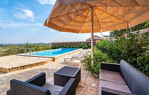 Stunning Home in Lisane Tinjske With 2 Bedrooms, Wifi and Outdoor Swim