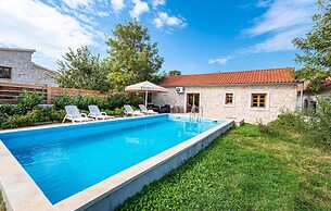 Stunning Home in Lisane Tinjske With 2 Bedrooms, Wifi and Outdoor Swim