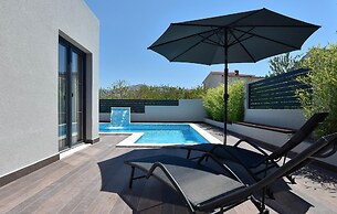 Beautiful Home in Split With 4 Bedrooms, Wifi and Outdoor Swimming Poo