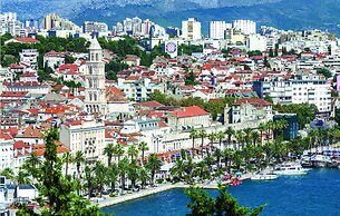 Beautiful Home in Split With 4 Bedrooms, Wifi and Outdoor Swimming Poo