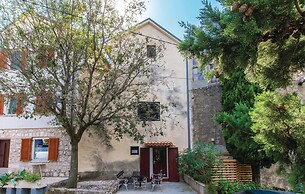 Awesome Apartment in Novi Vinodolski With 2 Bedrooms and Wifi