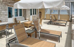 Stunning Apartment in Dugi Rat With 2 Bedrooms and Wifi