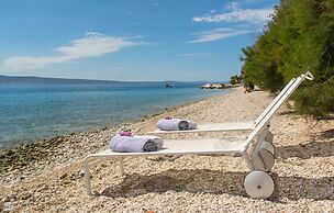 Stunning Apartment in Dugi Rat With 2 Bedrooms and Wifi