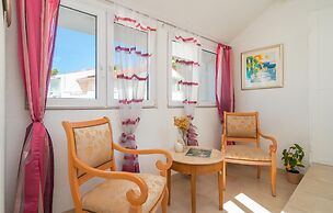 Stunning Apartment in Dugi Rat With 2 Bedrooms and Wifi