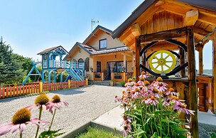 Awesome Home in Donja Zelina With 3 Bedrooms, Wifi and Outdoor Swimmin