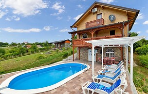 Awesome Home in Donja Zelina With 3 Bedrooms, Wifi and Outdoor Swimmin