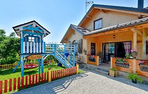 Awesome Home in Donja Zelina With 3 Bedrooms, Wifi and Outdoor Swimmin