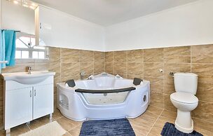 Awesome Home in Donja Zelina With 3 Bedrooms, Wifi and Outdoor Swimmin