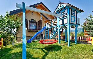 Awesome Home in Donja Zelina With 3 Bedrooms, Wifi and Outdoor Swimmin