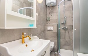 Nice Apartment in Sibenik With Wifi and 3 Bedrooms