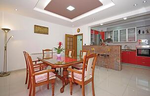 Awesome Home in Umcani With Wifi and 9 Bedrooms