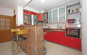 Awesome Home in Umcani With Wifi and 9 Bedrooms