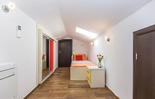 Awesome Home in Umcani With Wifi and 9 Bedrooms