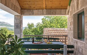 Awesome Home in Umcani With Wifi and 9 Bedrooms