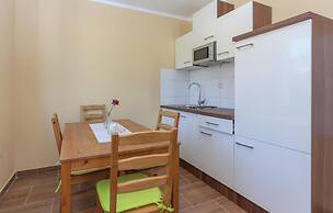 Nice Apartment in Kastel Stari With Wifi