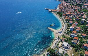 Nice Apartment in Kastel Stari With Wifi