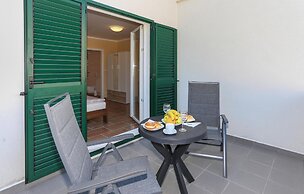 Nice Apartment in Kastel Stari With Wifi