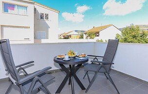 Nice Apartment in Kastel Stari With Wifi