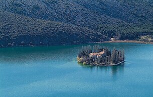 Amazing Home in Raslina With Wifi and 1 Bedrooms