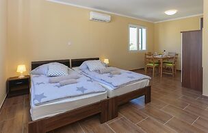 Awesome Apartment in Kastel Stari With Wifi