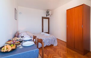Nice Home in Podstrana With Wifi and 0 Bedrooms