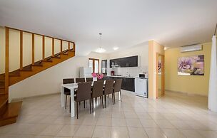 Nice Home in Kmacici With Outdoor Swimming Pool, Wifi and 3 Bedrooms