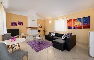 Nice Home in Kmacici With Outdoor Swimming Pool, Wifi and 3 Bedrooms