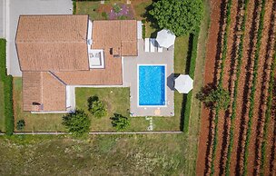 Nice Home in Kmacici With Outdoor Swimming Pool, Wifi and 3 Bedrooms