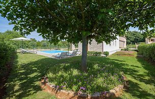 Nice Home in Kmacici With Outdoor Swimming Pool, Wifi and 3 Bedrooms