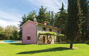 Stunning Home in Vrsar With Wifi and 3 Bedrooms