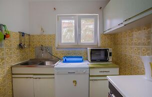 Nice Apartment in Cres With 2 Bedrooms and Wifi
