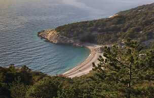 Nice Apartment in Cres With 2 Bedrooms and Wifi