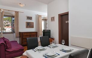Beautiful Apartment in Pucisca With 1 Bedrooms and Wifi
