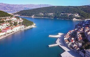 Beautiful Apartment in Pucisca With 1 Bedrooms and Wifi