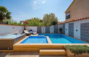 Awesome Home in Baderna With Wifi and 2 Bedrooms